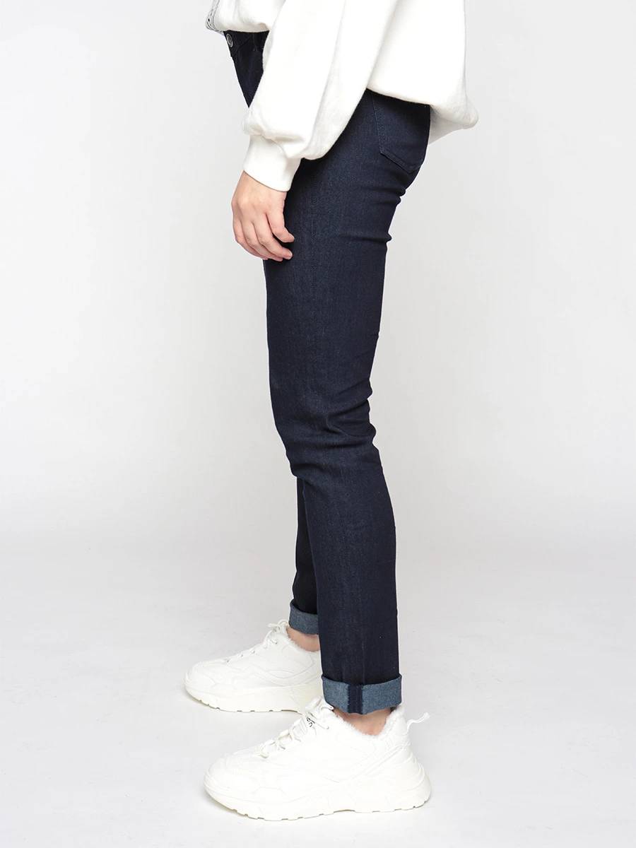 Зауженные джинсы